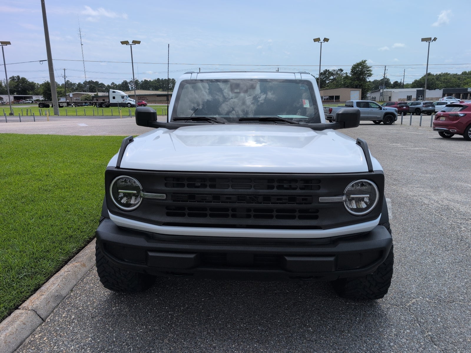 2021 Ford Bronco Base in White — front three-quarter view
