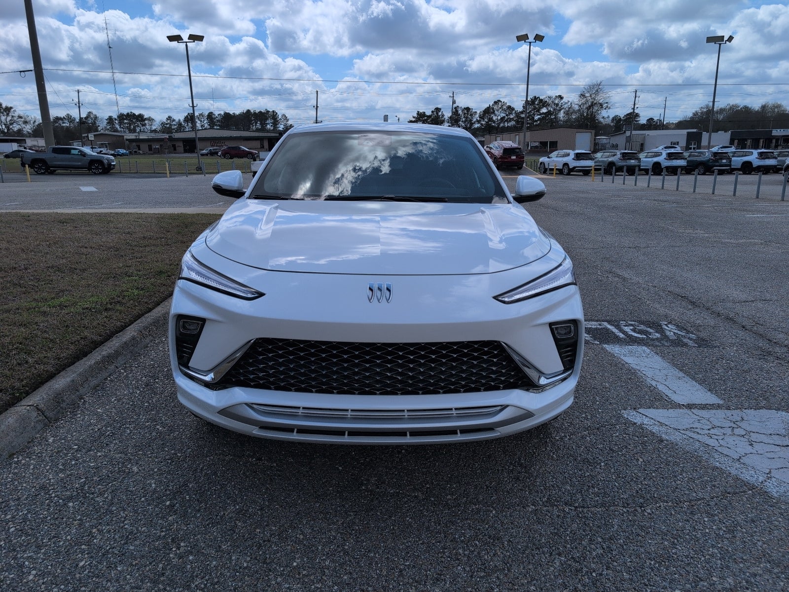 2026 Buick Envista Avenir in White Frost Tricoat — front three-quarter view